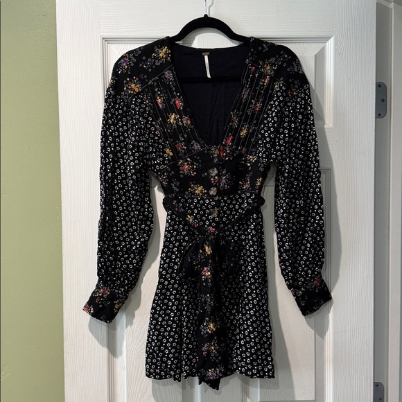 Free People Dresses & Skirts - Free People Wonderland Mini Dress